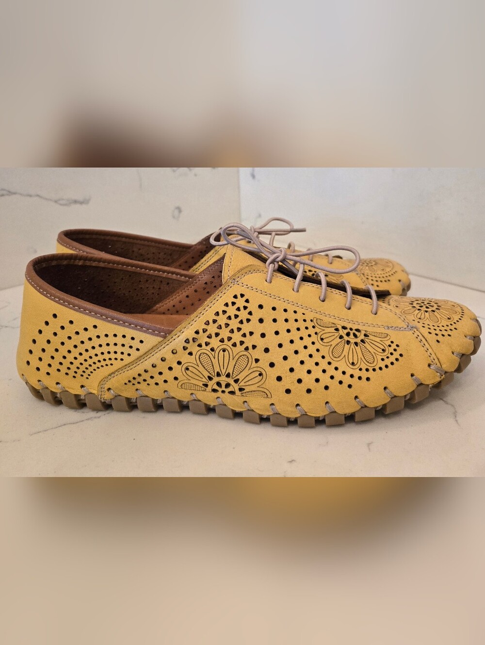 Gelato Theory Womens Perforated Yellow Leather Sneakers Shoes EU 41